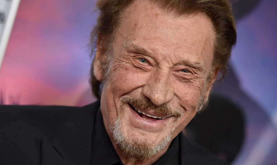 Johnny Hallyday immortalisé : Une nouvelle statue inaugurée à Fréjus (Vidéo)