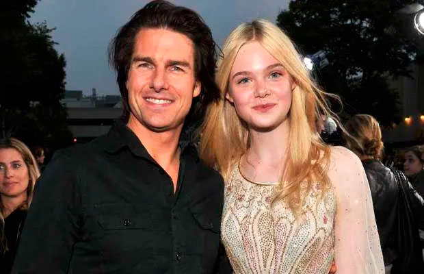 Quel est ce cadeau annuel qu’offre Tom Cruise à Dakota Fanning ?