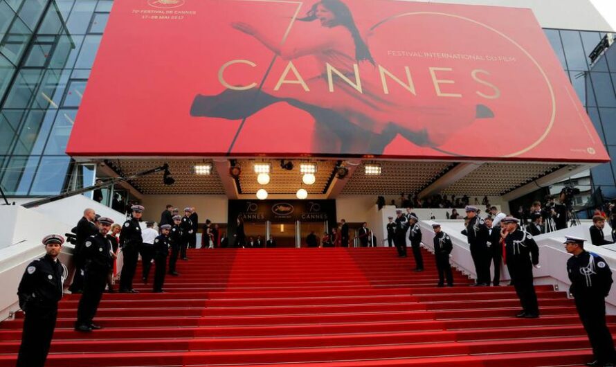 Le mannequin ukrainien Sawa Pontyjska porte plainte contre les organisateurs du Festival de Cannes pour cette raison !