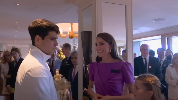 Finale Wimbledon : Ce moment gênant entre Carlos Alcaraz et Kate Middleton ne passe pas inaperçu (Vidéo)