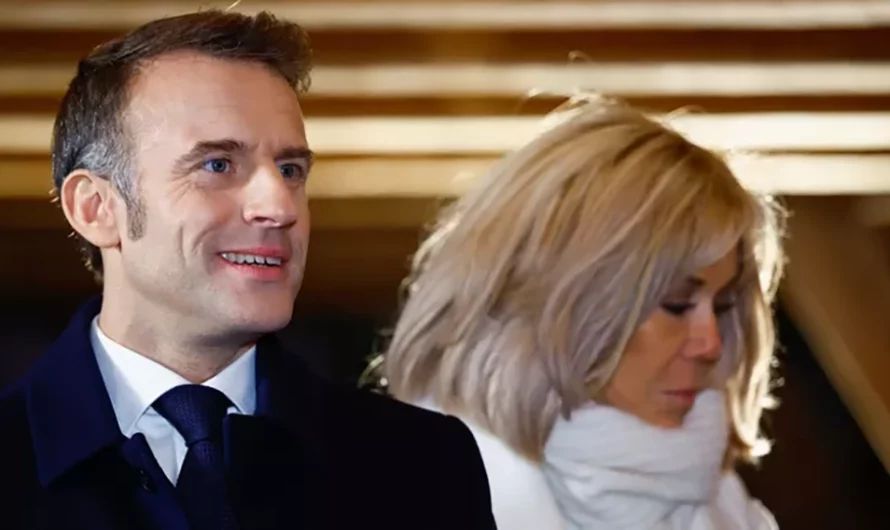 Emmanuel et Brigitte Macron dans Notre-Dame avant la réouverture : toutes les photos de leur visite