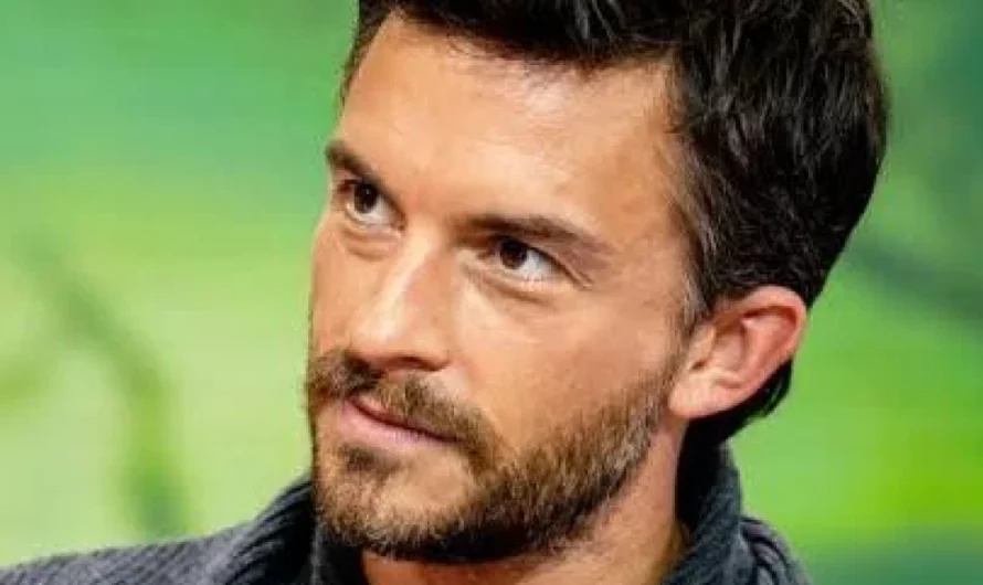 Jonathan Bailey, l’homme le plus sexy du monde est-il en couple