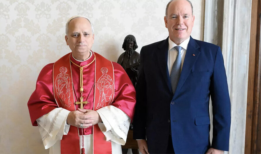 Albert et Charlene de Monaco reçoivent Léon XIV : le prince dévoile les (superbes) cadeaux qui seront offerts au pape