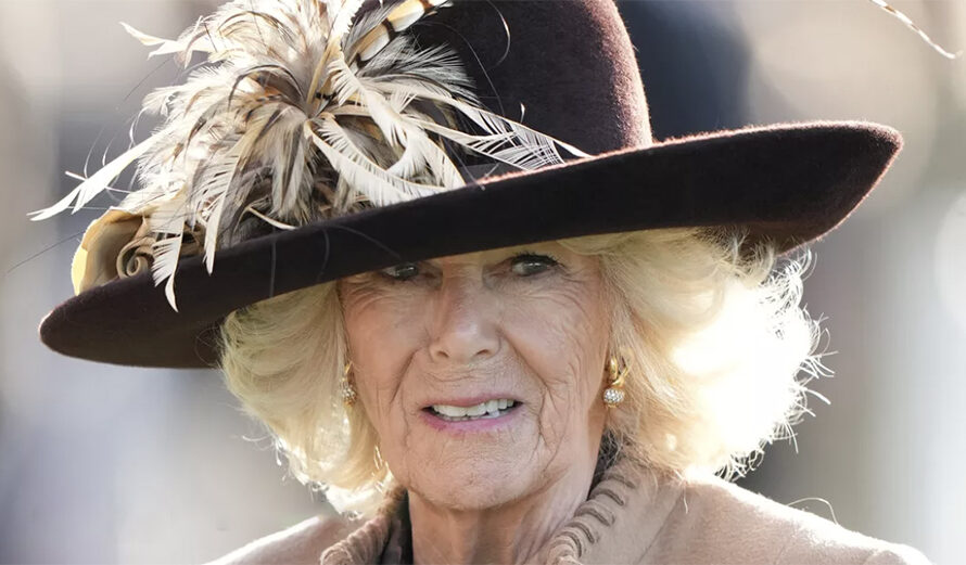 La reine Camilla en colère contre Meghan Markle : elle estime qu’elle a “lavé le cerveau” du prince Harry