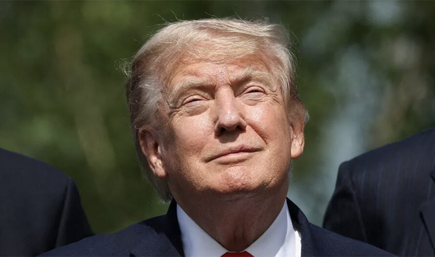 Avant son dîner à Versailles avec Emmanuel Macron, Donald Trump a échangé des SMS avec une journaliste française… et pas n’importe laquelle !