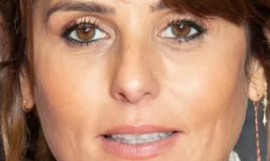 Faustine Bollaert prend les rênes des Enfants de la télé