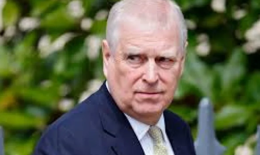 Ex-Prince Andrew Accusé d’avoir Contourné la Sécurité aBuckingham Palace