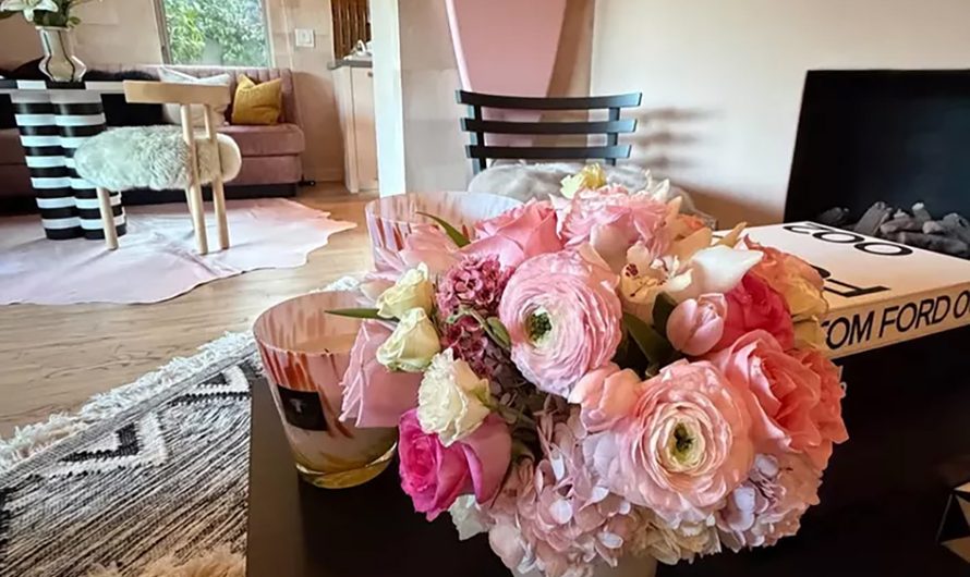 Laeticia Hallyday de retour à Los Angeles après ses vacances à Saint-Barth : elle dévoile un aperçu de son pied-à-terre californien à la décoration chaleureuse